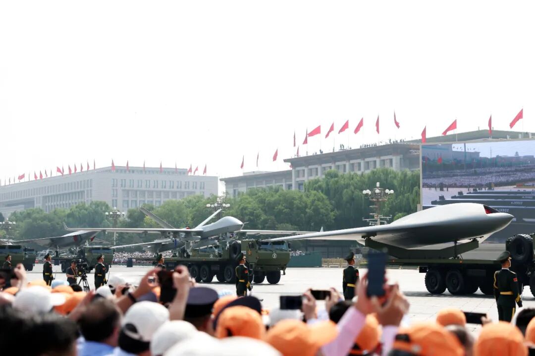 阅兵式上29型125架军机空中受阅，，航空应抢救援装备系统化生长和市场化应用新效果将在11月集中展示 新闻资讯 第6张