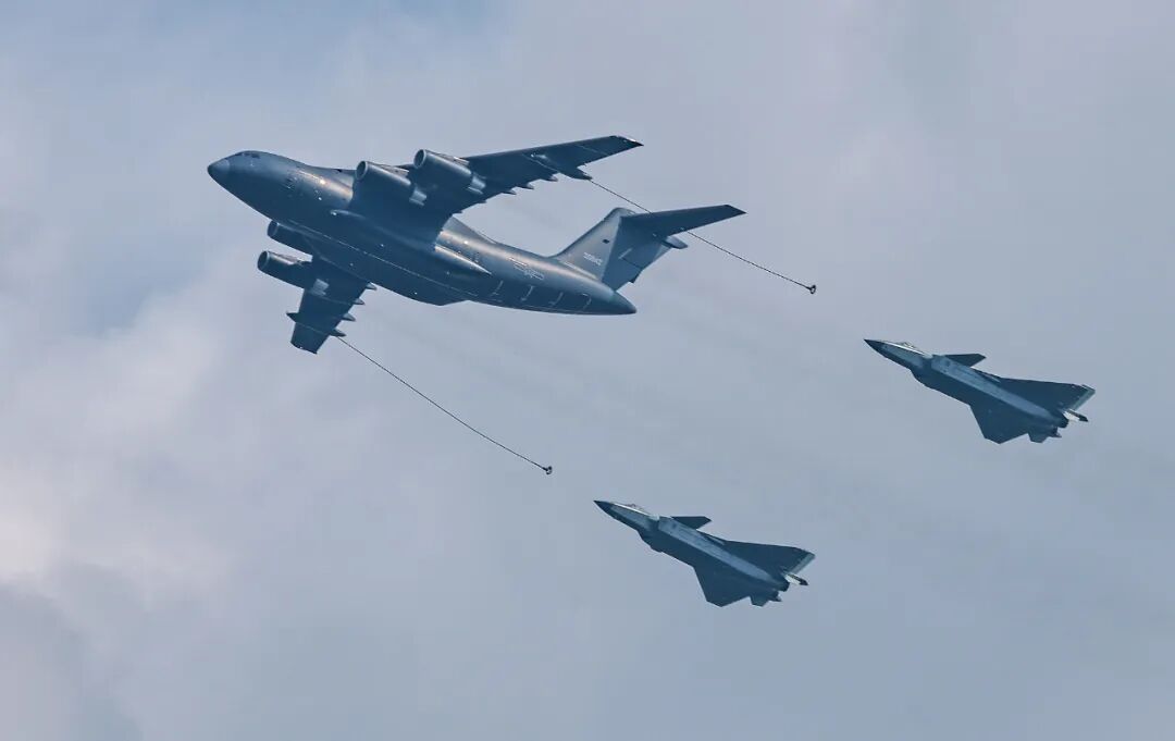 阅兵式上29型125架军机空中受阅，，航空应抢救援装备系统化生长和市场化应用新效果将在11月集中展示 新闻资讯 第12张