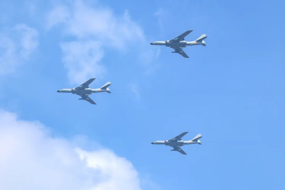 阅兵式上29型125架军机空中受阅，，航空应抢救援装备系统化生长和市场化应用新效果将在11月集中展示 新闻资讯 第11张